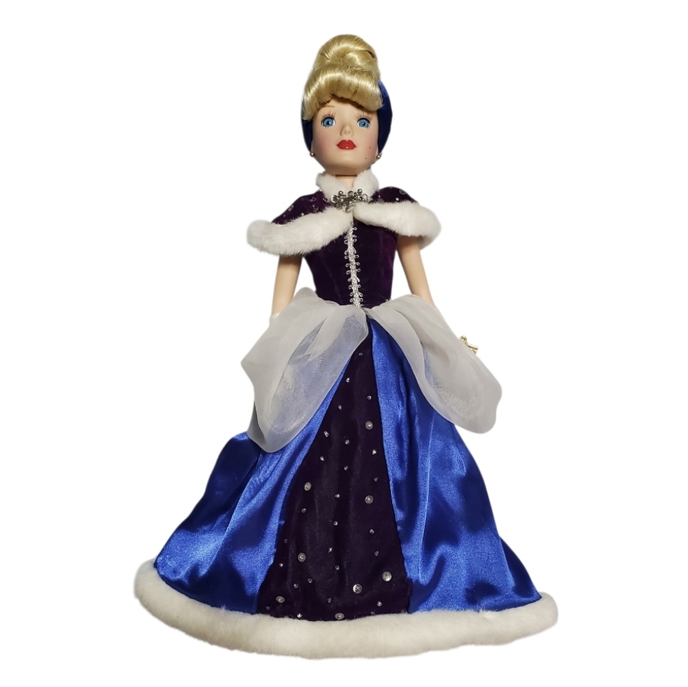 Disney Princess Cinderella Porcelain Brass Key Royal 2003 Keepsake Holiday Ed.16